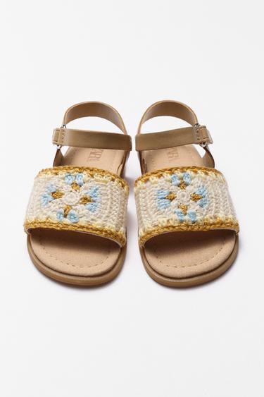 BAREFOOT-SANDALE MIT HÄKELOPTIK - Braun von Zara