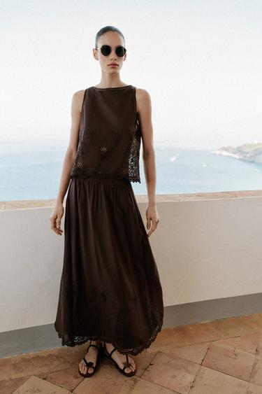 TOP ME QËNDISJE ME AZHURE - Kafe nga Zara - Imazh 0