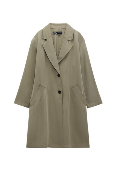 Olive green long-sleeved coat with a lapel collar, two-button fastening and front pockets on a white background. Text: ZARA.
