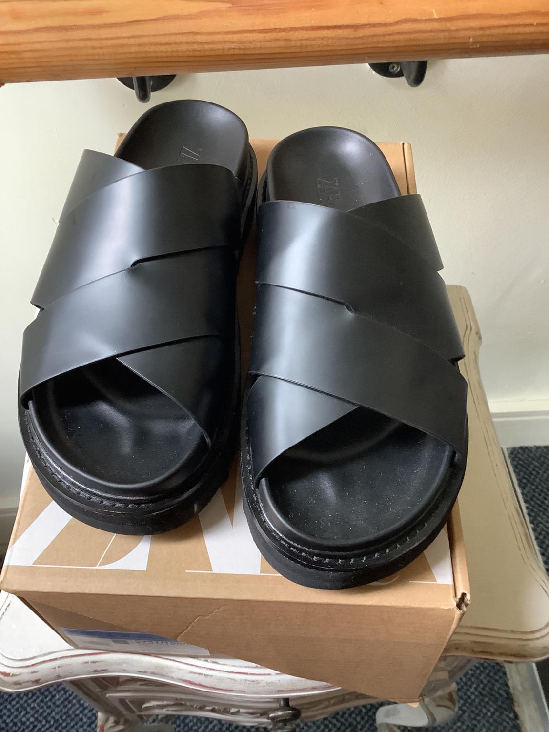 VIBRAM® LEATHER SANDALS WITH TRACK SOLE - Image 6