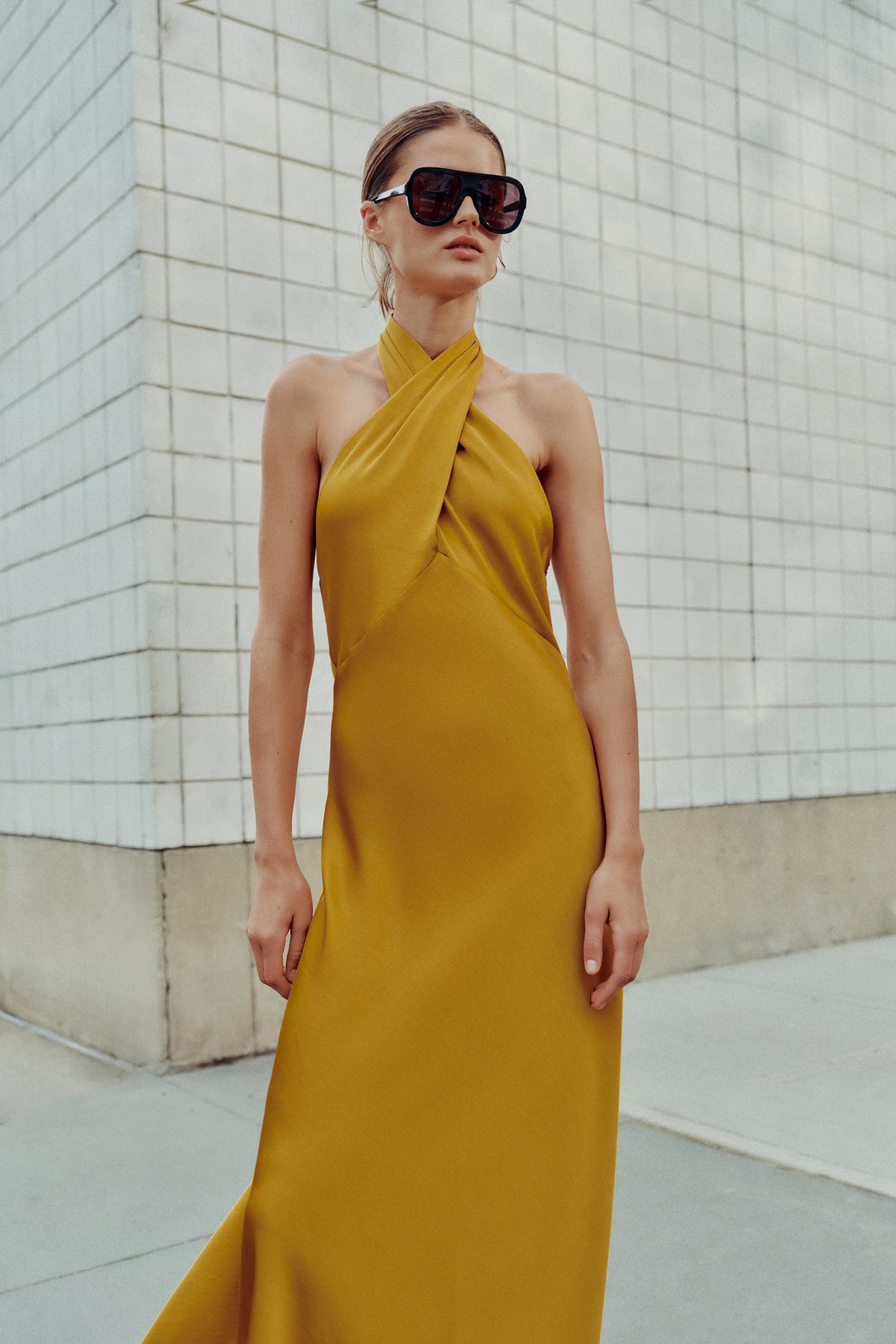 Женское платье Zara Satin Halter MIDI, цвет: Горчичный — фото 2