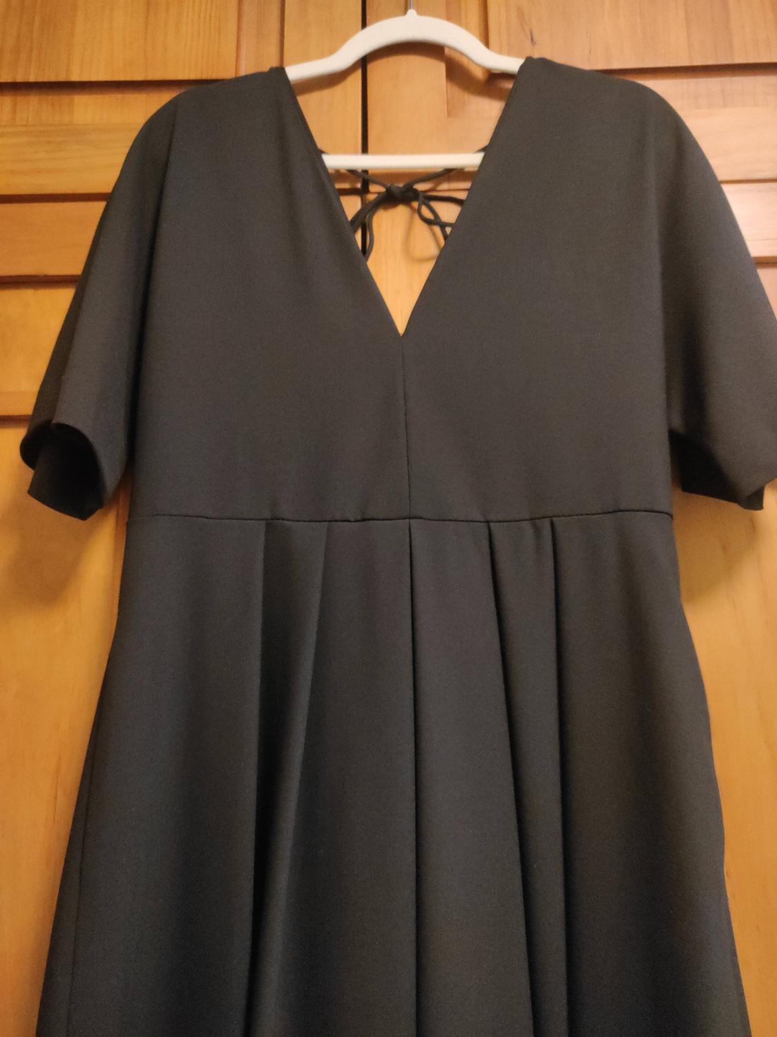 ZW COLLECTION V-NECK MIDI DRESS - Image 4