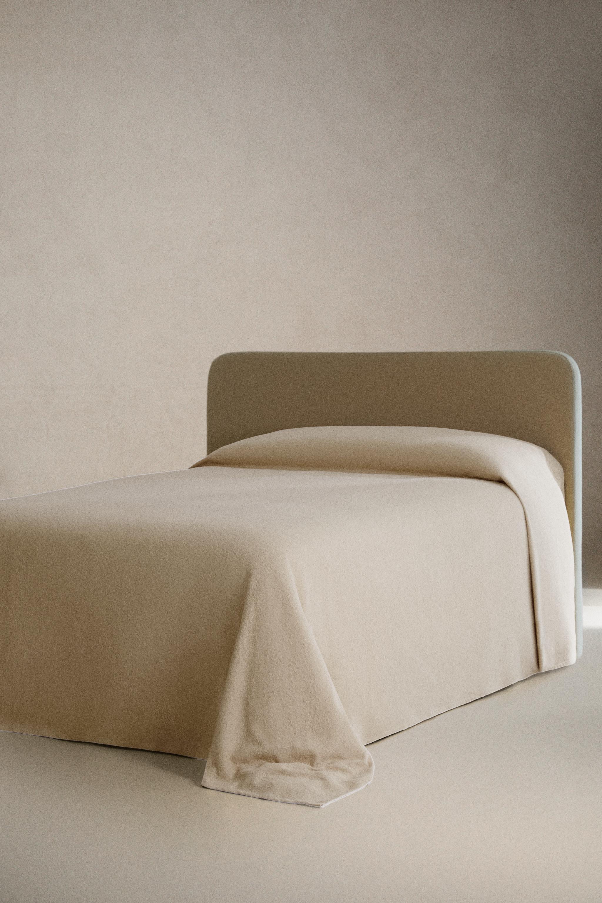 JACQUARD COTTON BEDSPREAD