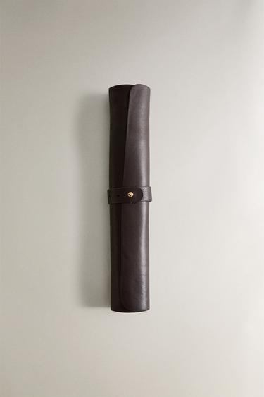 SOUS-MAIN CUIR BUREAU - Bordeaux de Zara - Image 4