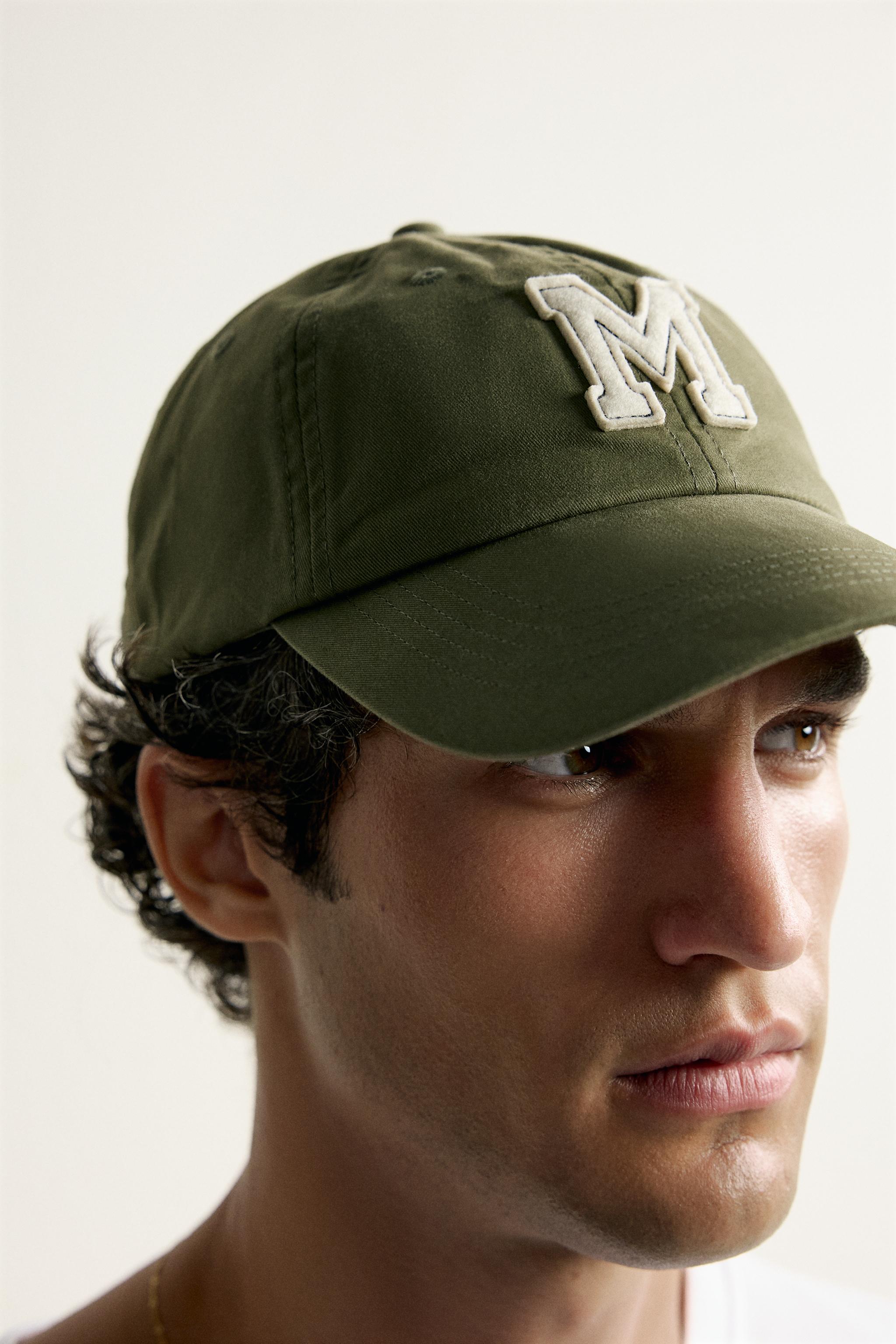 CASQUETTE DÉLAVÉE AVEC PIÈCE EN CONTRASTE