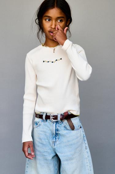 CAMISETA RIB BORDADOS - Crudo de Zara