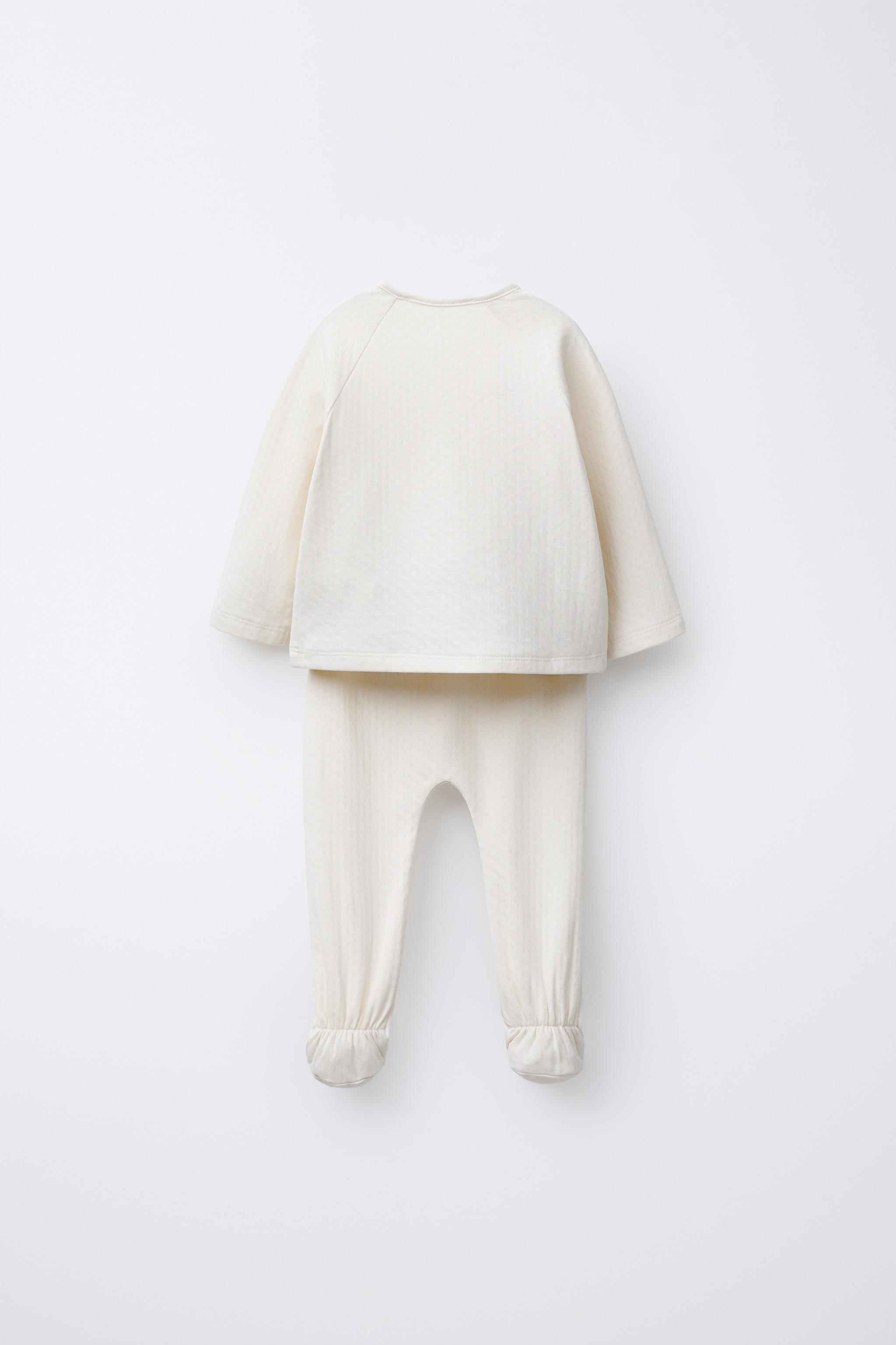 TEXTURED T-SHIRT AND LEGGINGS SET