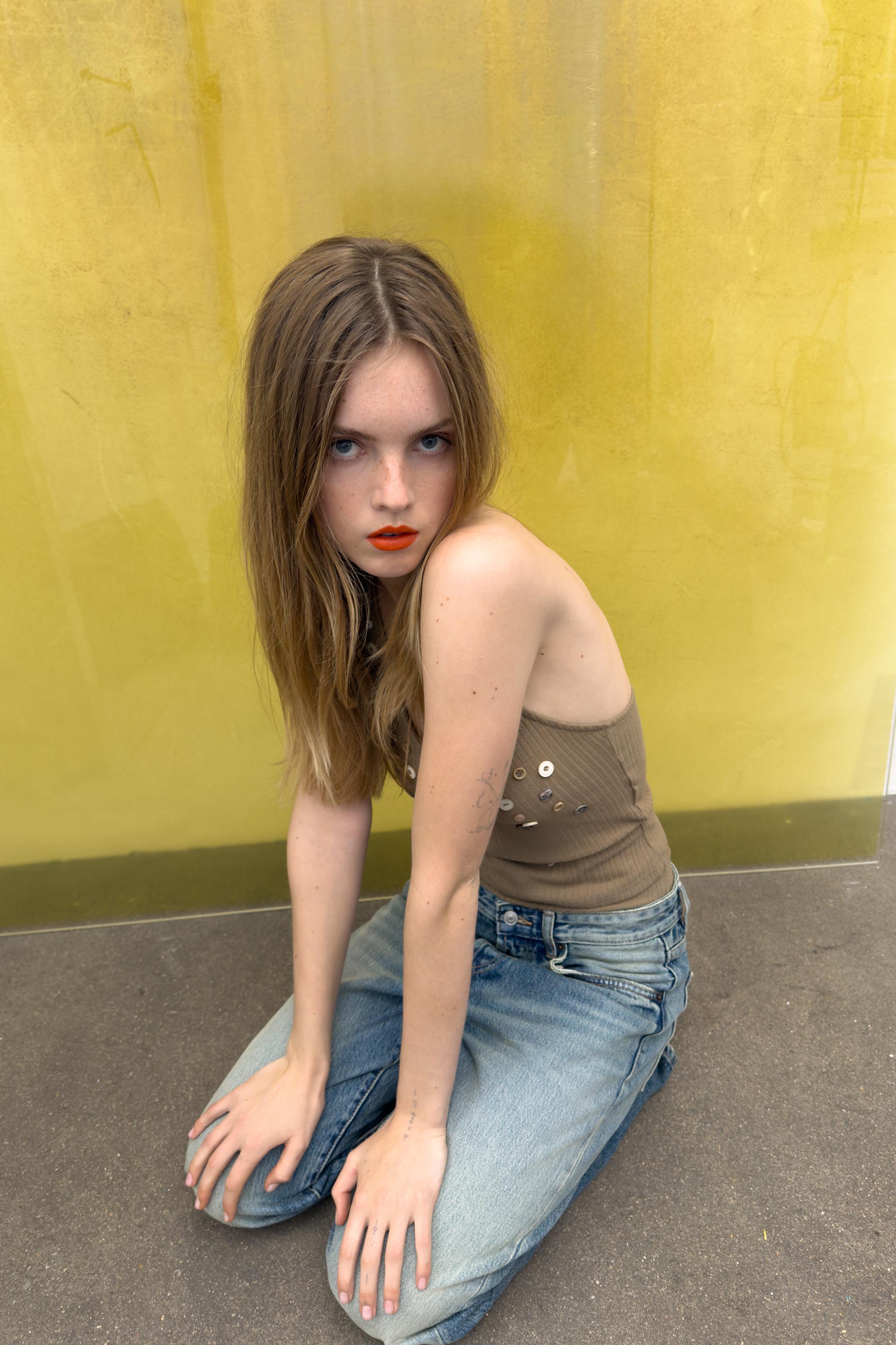 RIBBED BUTTON TOP — Olive green