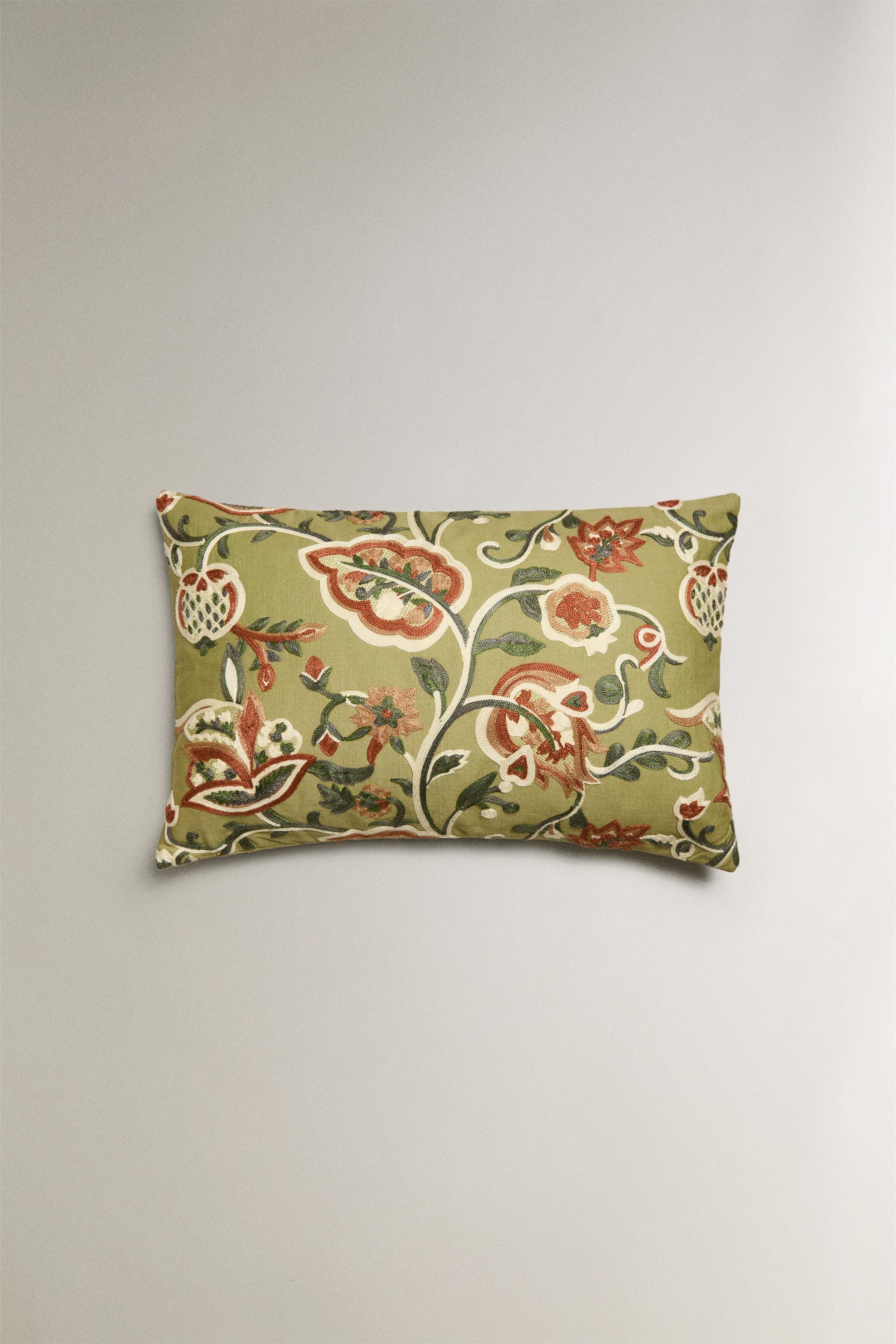 HOUSSE DE COUSSIN BRODERIE