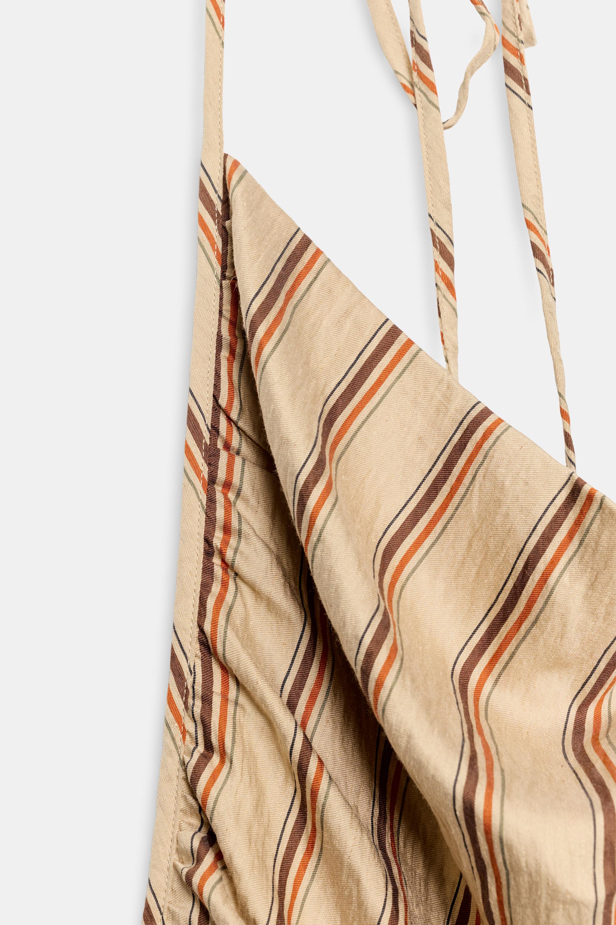 FLOWY STRIPED HALTER TOP