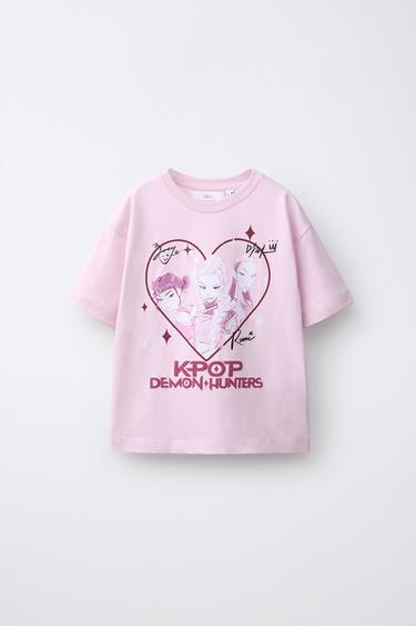 TRIČKO S POTISKEM KPOP DEMON HUNTERS™ NETFLIX © - Pastelově růžová od Zara - Obrázek 0