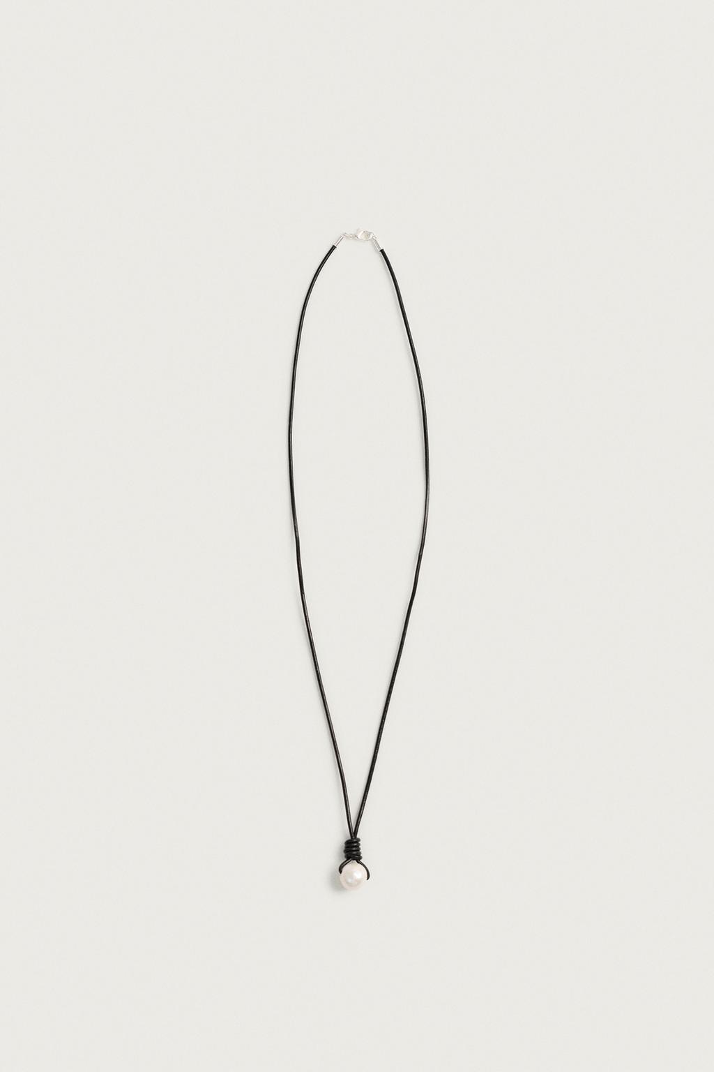 FAUX PEARL CORD NECKLACE