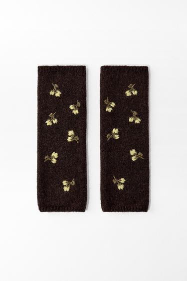 KNIT MITTENS WITH FLORAL EMBROIDERY - Brown by Zara