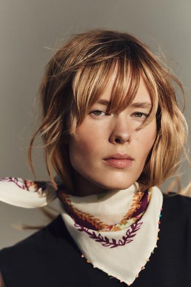 Zaras MÖNSTRAD SCARF MED PÄRLOR - Naturfärg - Bild 0