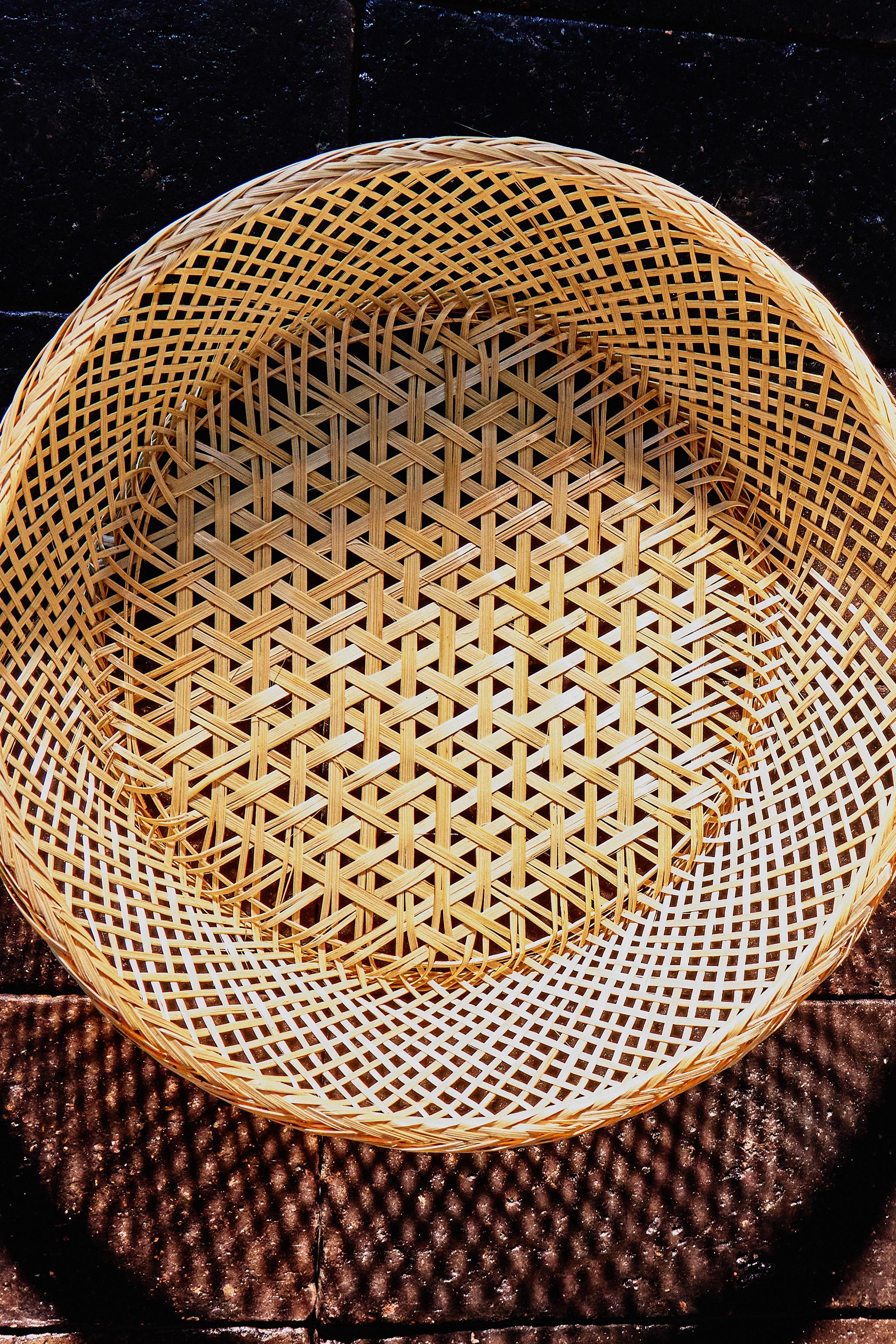 WOVEN BAMBOO FRUIT BOWL — Light beige