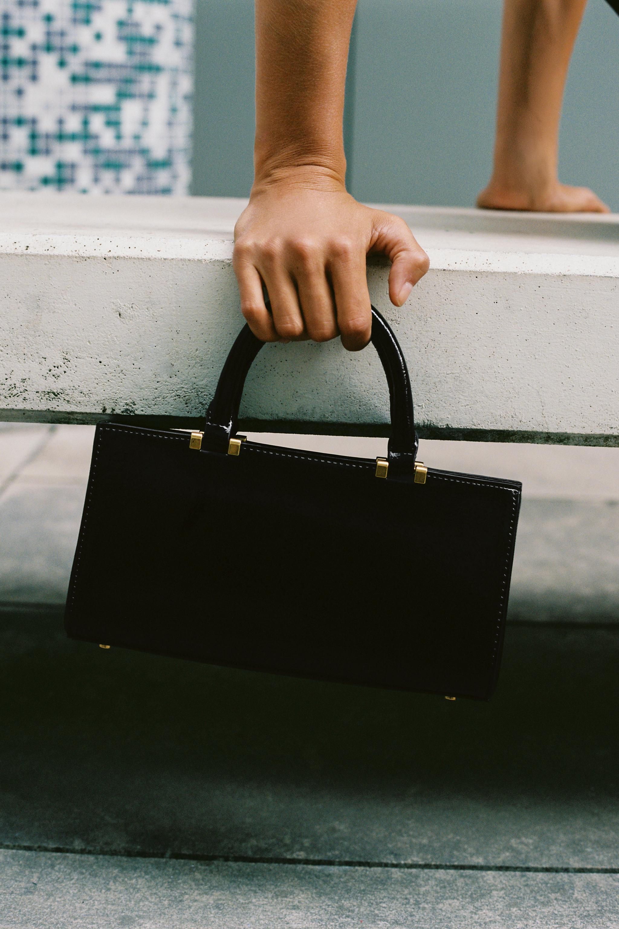 ZARA ブラック ショルダーバッグ ZARA ブラック ショルダーバッグ 保存袋付き ショルダーバッグ