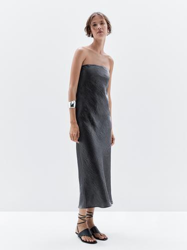 Vestido midi fluido palabra de honor - Salmón de Zara - Imagen 0