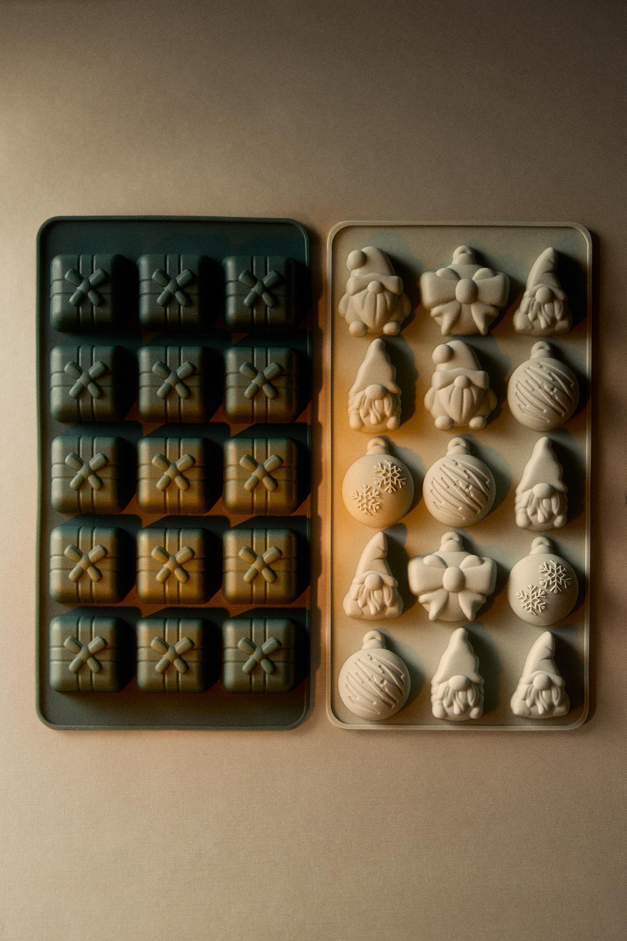 CHRISTMAS SILICONE CHOCOLATE MOLD (set OF 2) — Greens