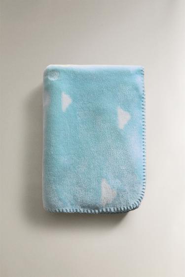 CHILDREN’S CLOUD FLEECE BLANKET - Light blue by Zara