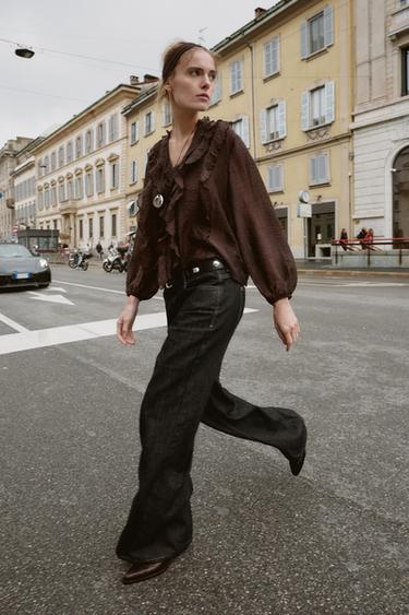 BLOUSE VOLANTS - Marron de Zara - Image 4