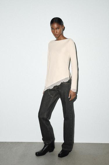 توب بملمس ناعم ودانتيل - خَام by Zara