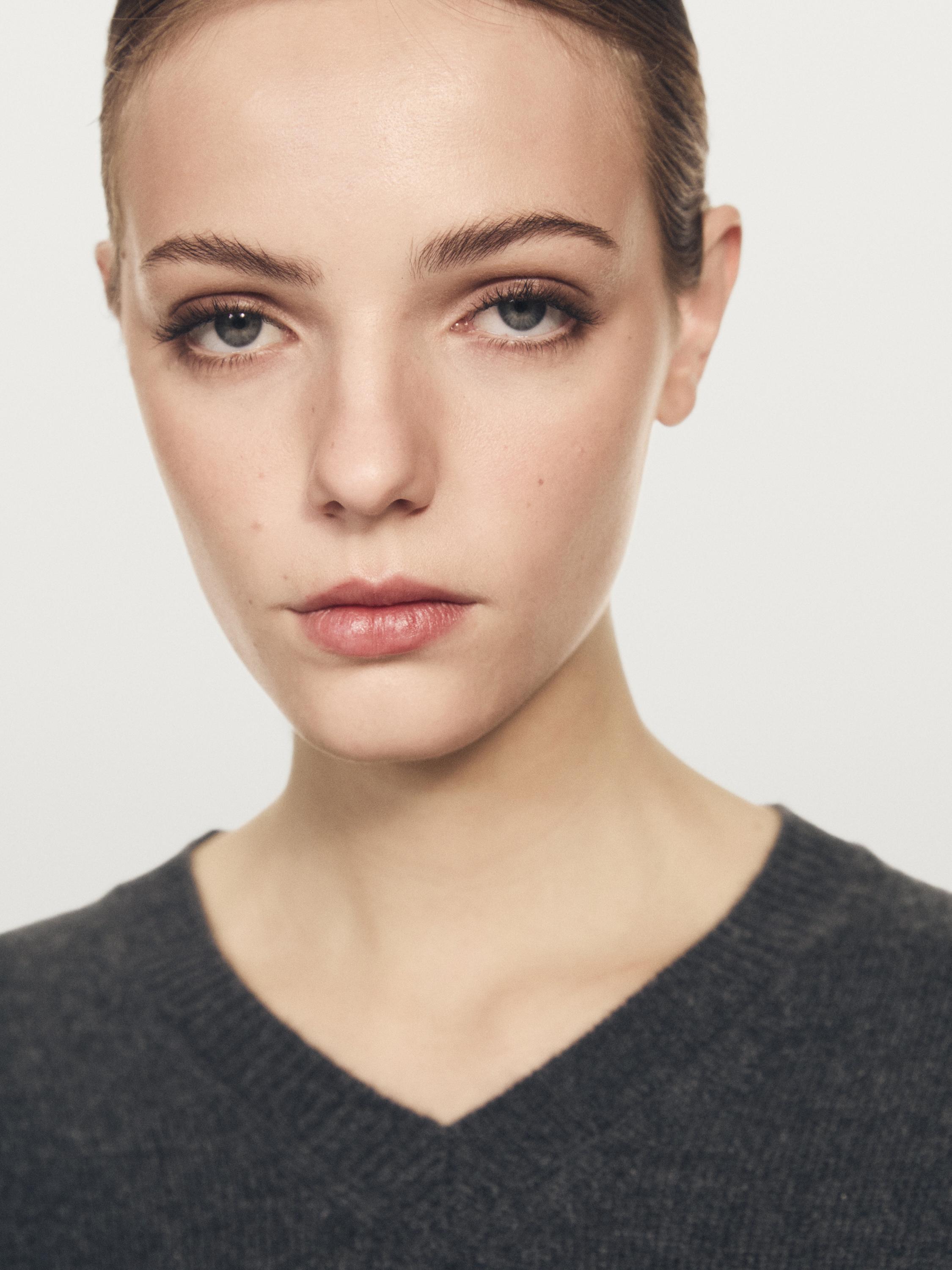 100% cashmere oversize V-neck sweater