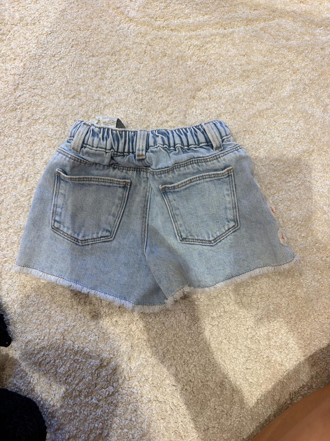 FLORAL DENIM BERMUDA SHORTS - Image 2