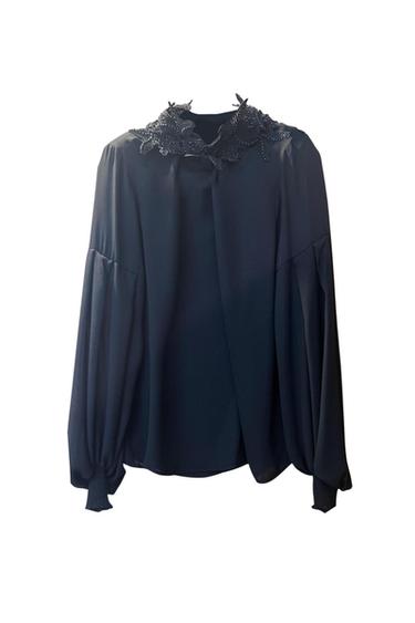 CAMISA CUELLO FLOR PIEDRAS