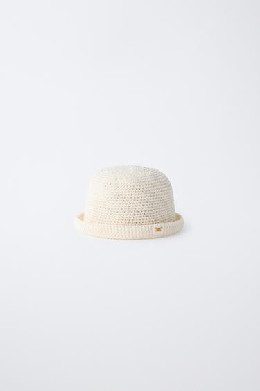 GORRO CROCHET ETIQUETA - Crudo de Zara