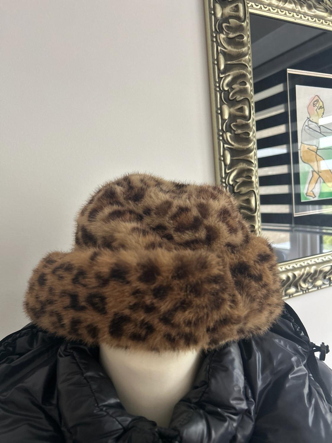 ΣΚΟΥΦΟΣ ΑΠΟ ΣΥΝΘΕΤΙΚΗ ΓΟΥΝΑ ANIMAL PRINT - Image 3