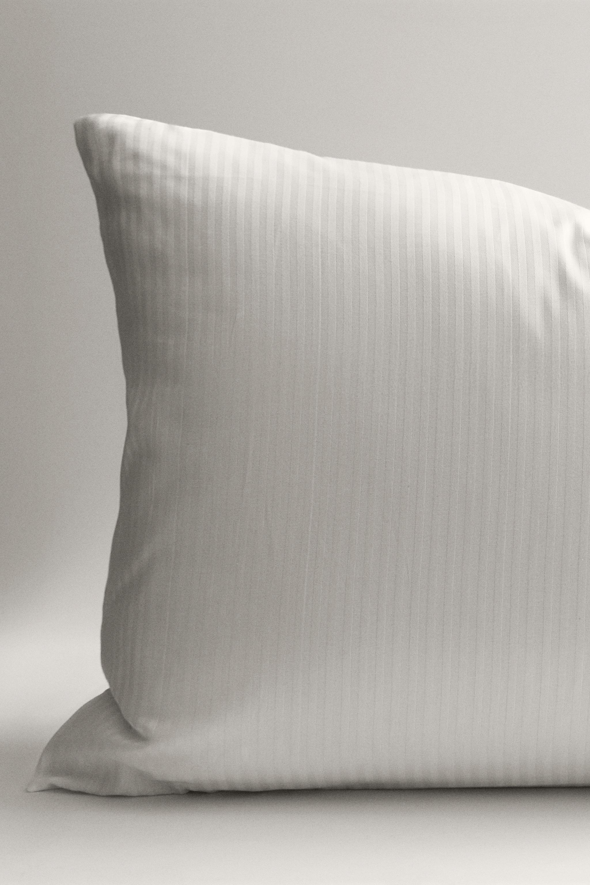 STRIPED COTTON PILLOW PROTECTOR
