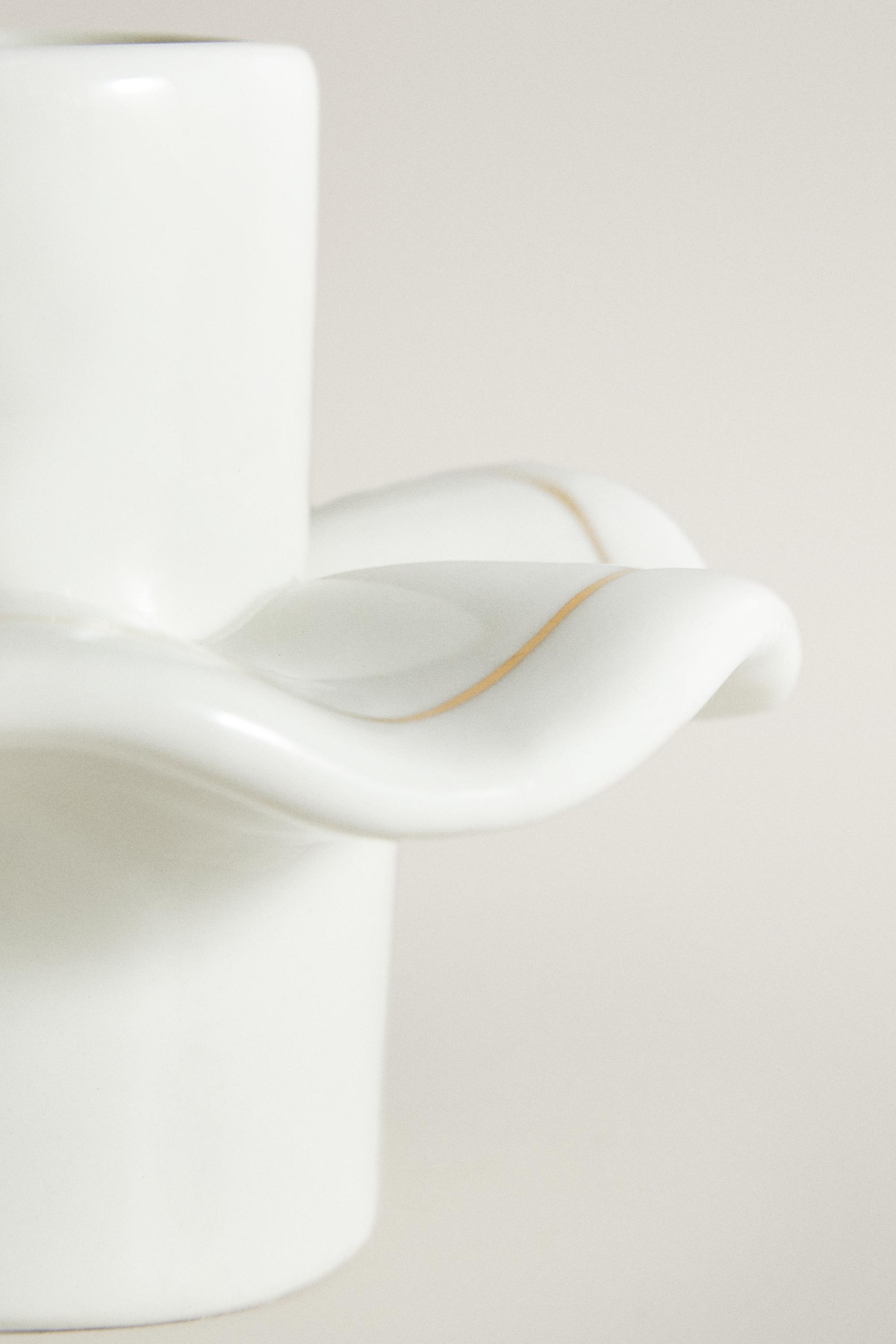WAVY CHRISTMAS CERAMIC CANDLESTICK