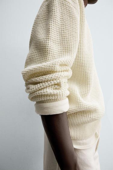 PULL DÉCONTRACTÉ À COL BOUTONNÉ - Écru de Zara - Image 5