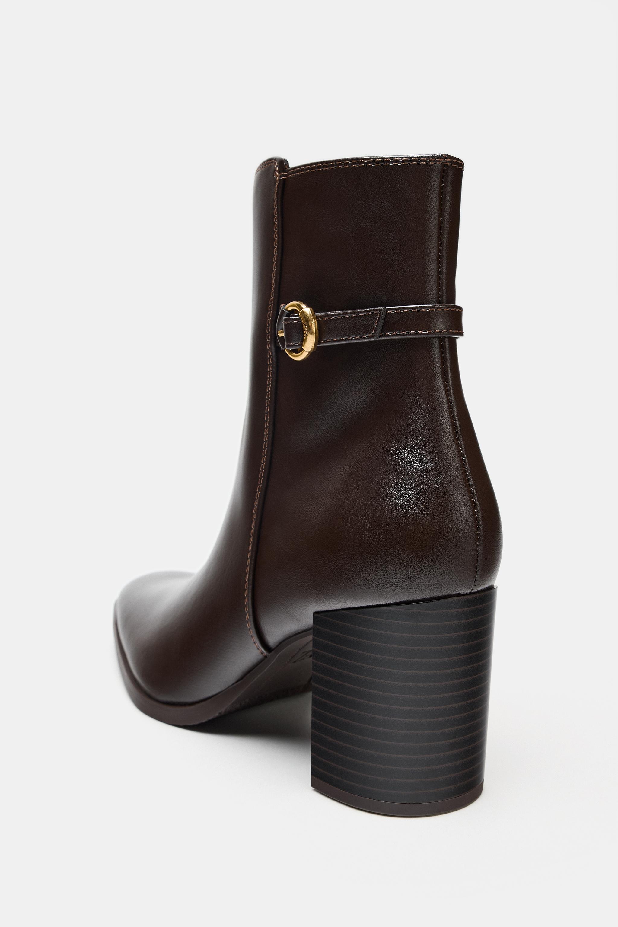 BOTTINES À TALONS