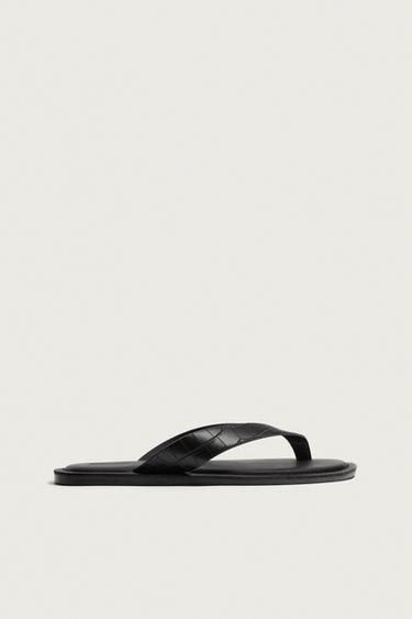 SANDÁLIA COM TIRAS EM RELEVO - Preto da Zara