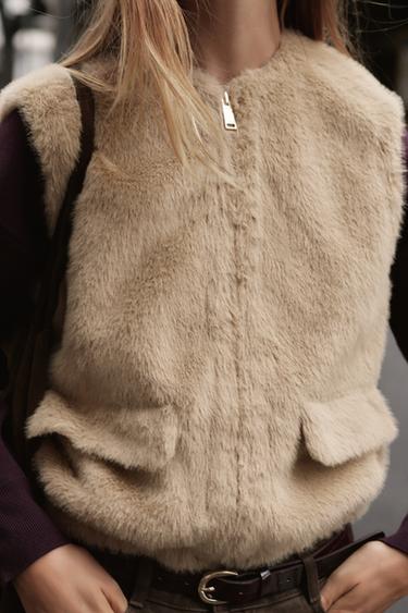 GILET EN FAUSSE FOURRURE À FERMETURE ÉCLAIR - Marron clair de Zara - Image 2