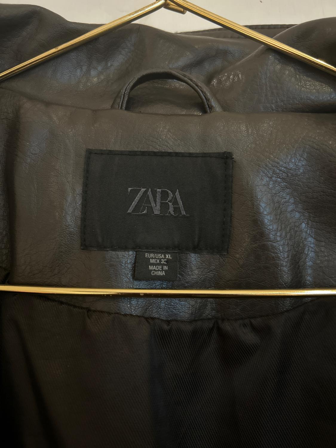 SHORT LEATHER EFFECT JACKET - Image 3