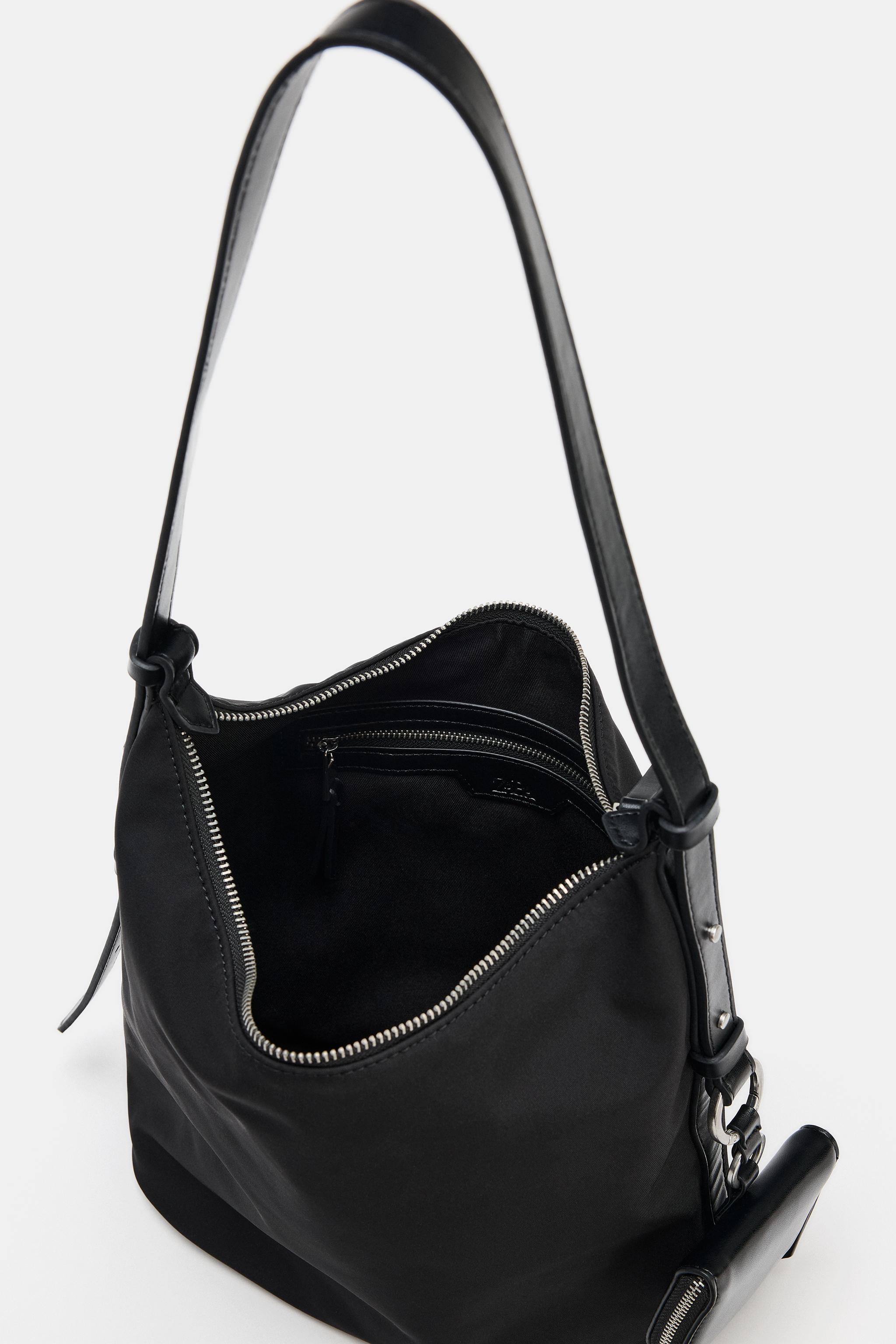チャーム付きショルダーバッグ - ブラック | ZARA Japan / 日本