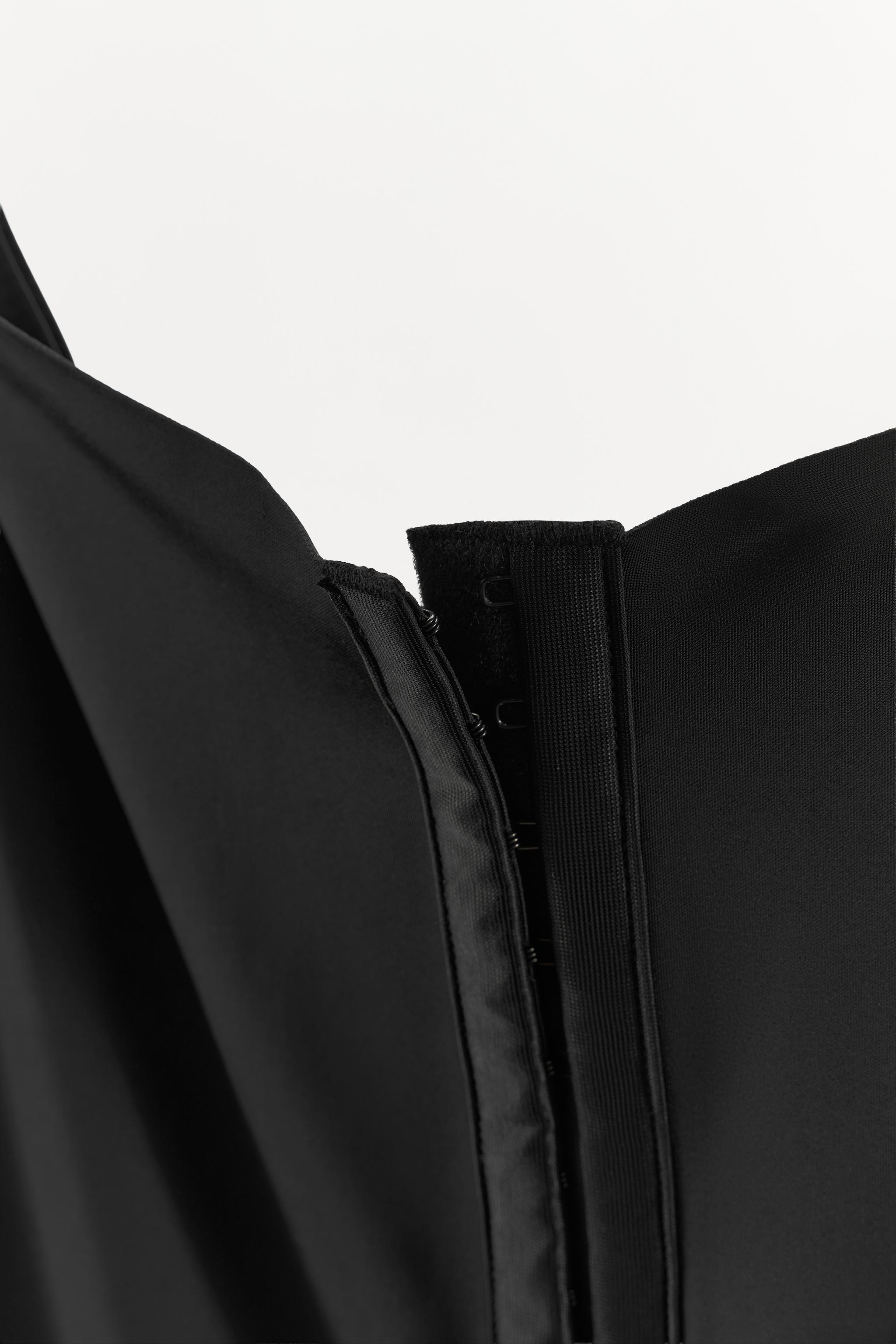 ROBE COURTE AVEC CROCHETS EN POLYAMIDE