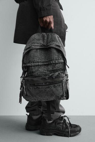 SAC À DOS EN DENIM EFFET DÉLAVÉ - Noir de Zara - Image 2