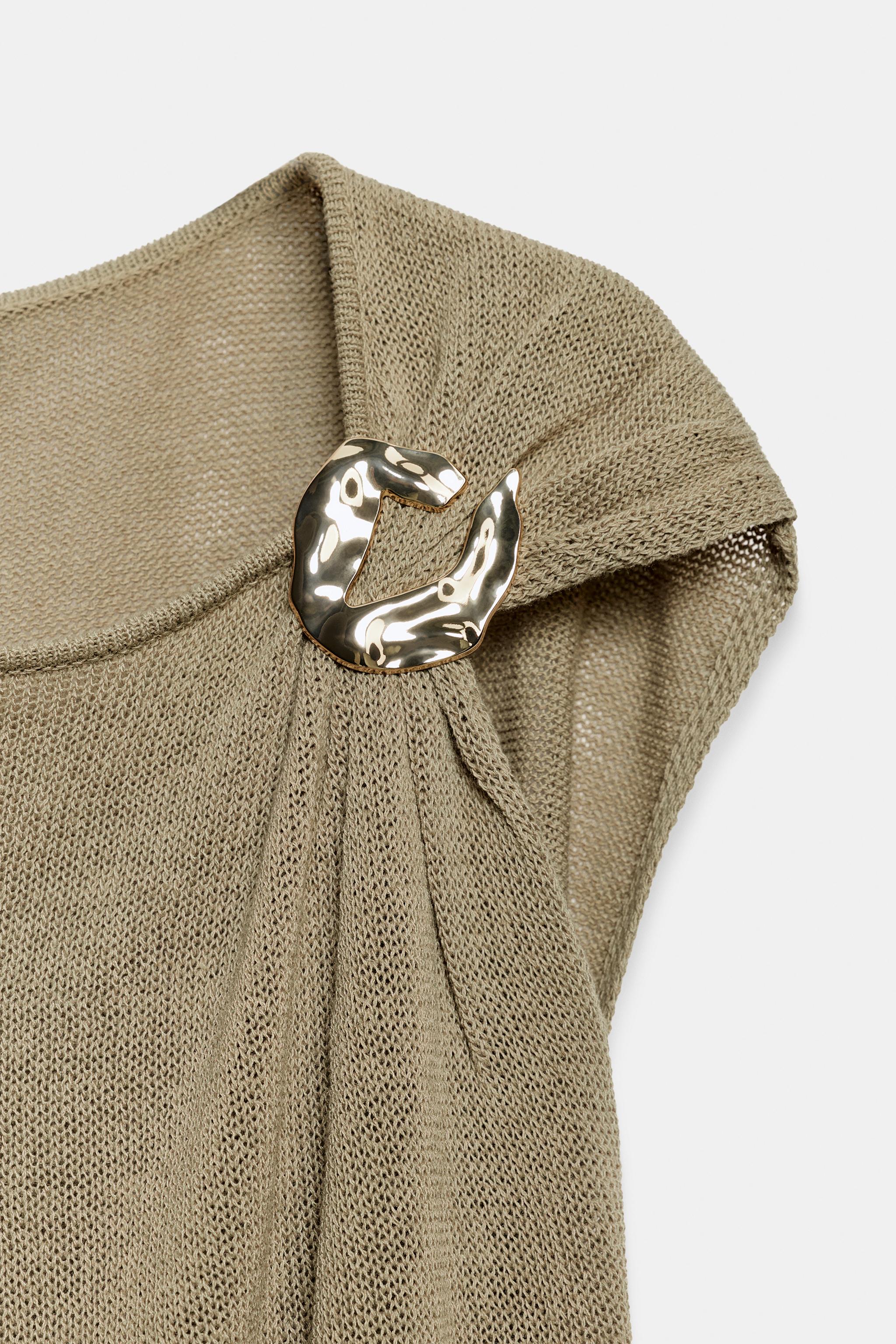 METALLIC TRIM KNIT TOP