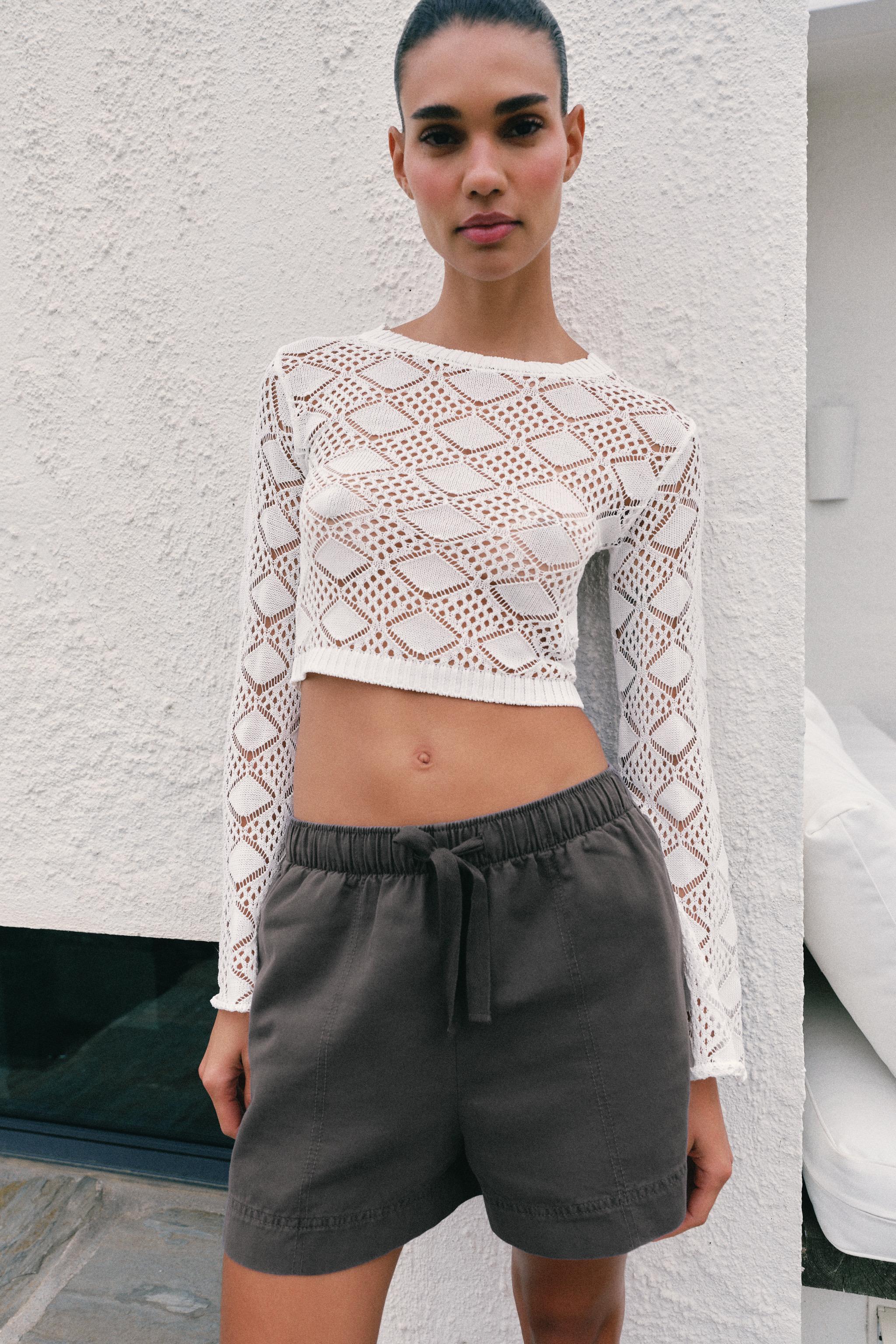 100% COTTON ELASTIC WAIST SHORTS
