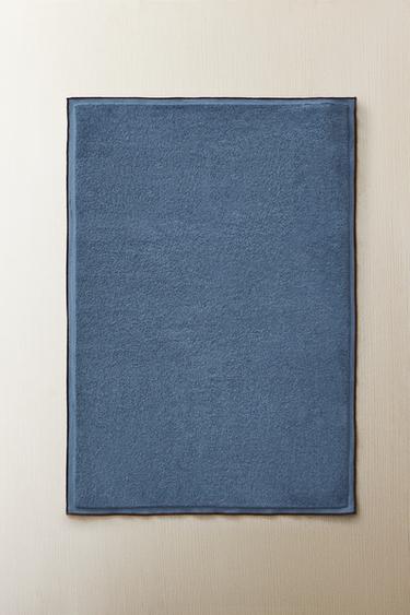 BATH MAT WITH COLOURED TOPSTITCHING - dusty blue by Zara