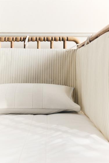 CHILDREN'S STRIPED COT BUMPER COVER - striped by Zara