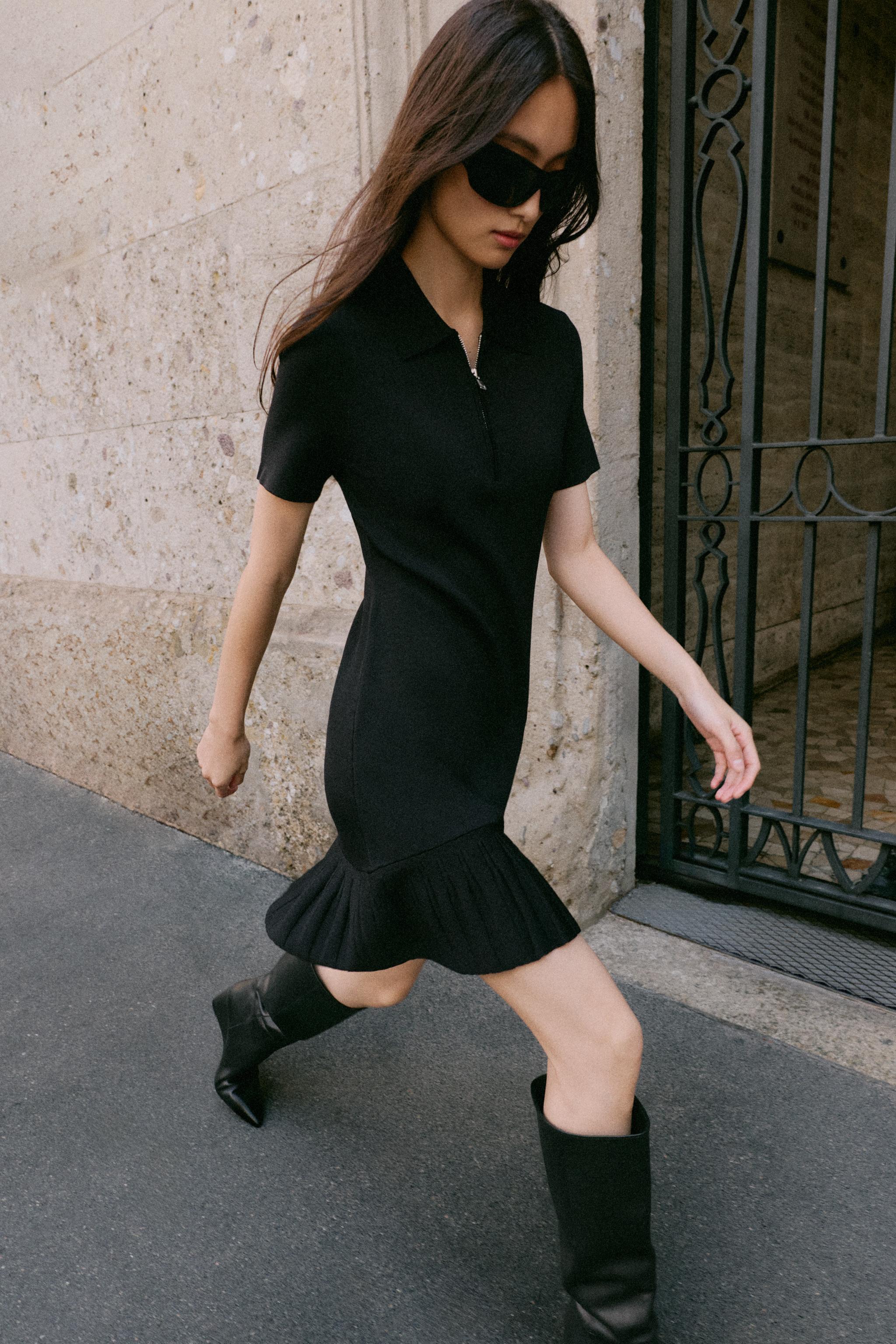SHORT PLEATED KNIT DRESS