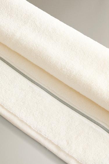 SERVIETTE DE BAIN FESTON BRODÉ - Bleu / Vert de Zara - Image 3