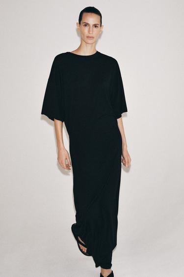 LONG FLOWING DRESS - Black by Zara