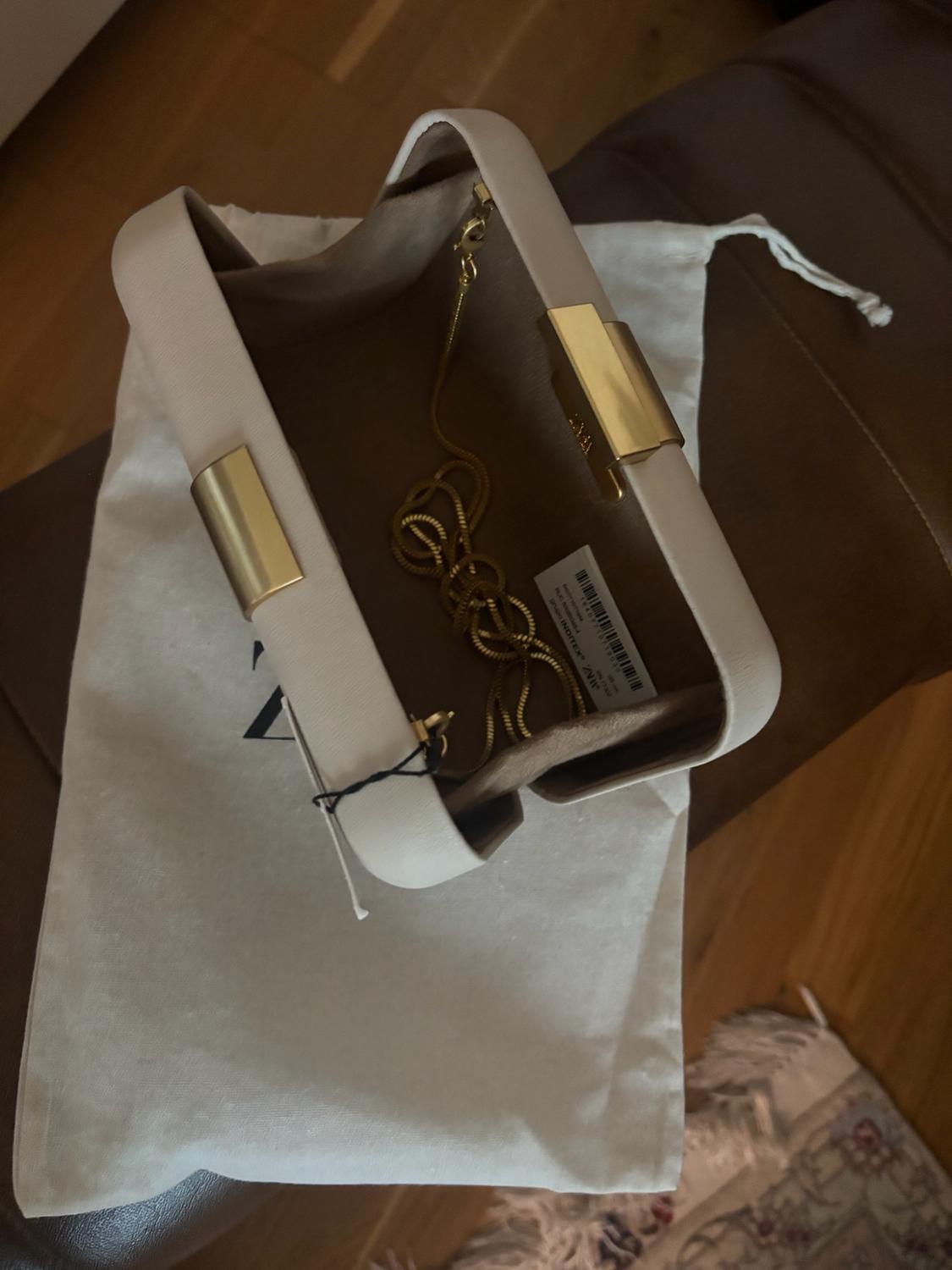 METALLIC DETAIL CLUTCH - Image 3