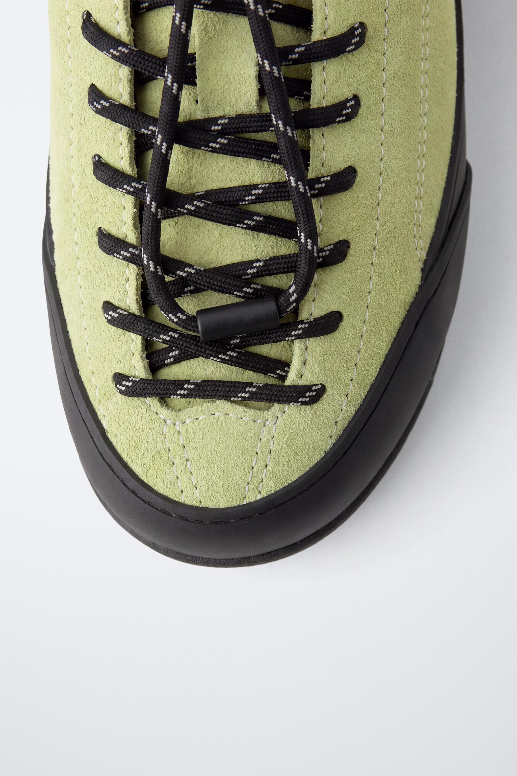 CONTRAST SNEAKERS