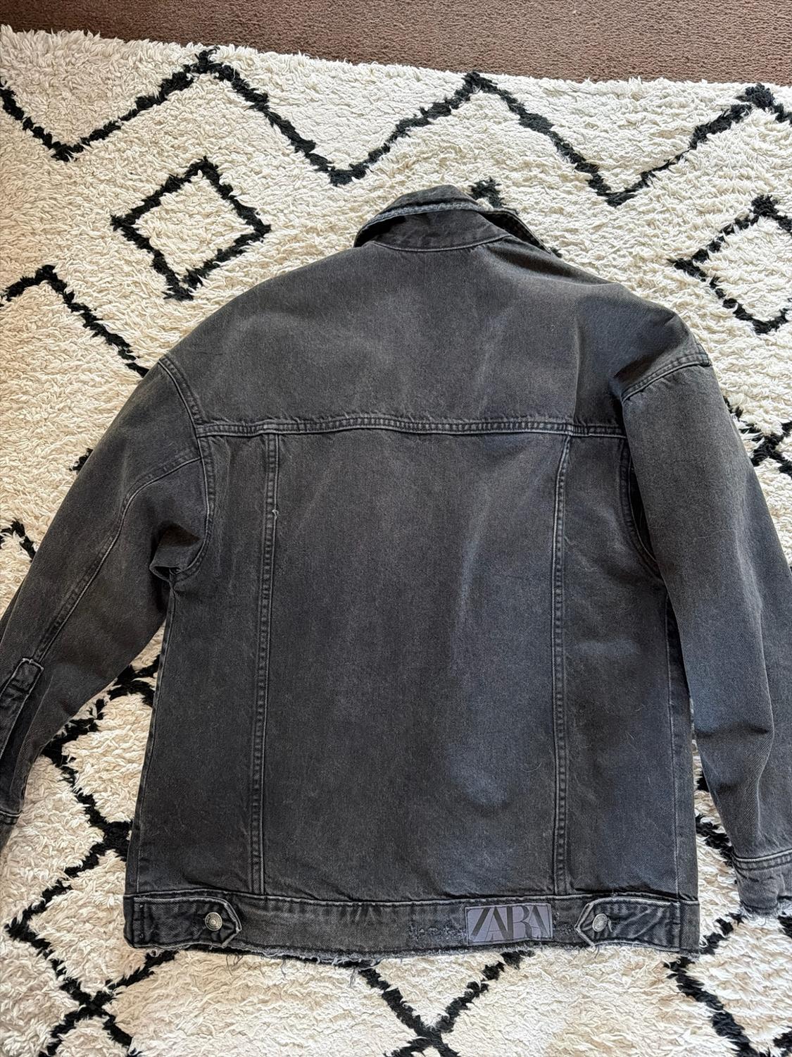 OVERSIZED RIPPED DENIM JACKET - Image 2